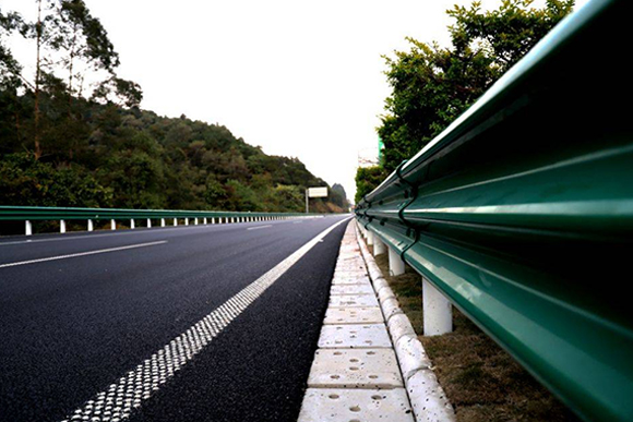磐石高速公路护栏的常用类型